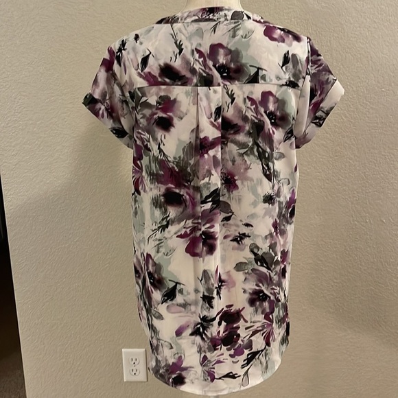 Women’s Simply Vera Wang White with Purple/Black/Green Floral Blouse  Medium - Picture 3 of 6